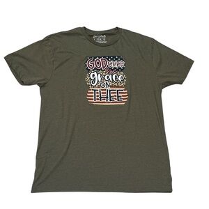 Women’s Love in Faith God Shed his Grace on Thee 4th of July Shirt Size L Large